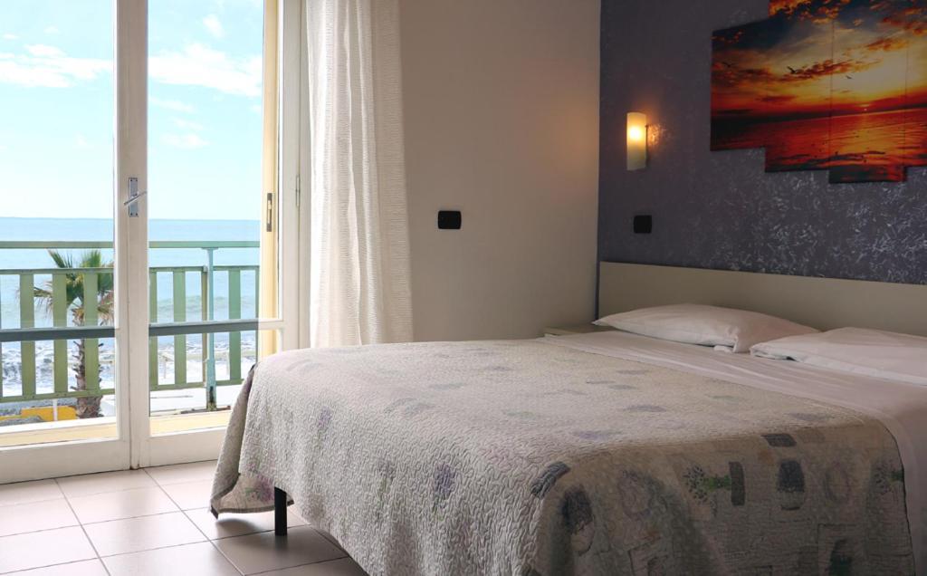 Hotel Piccolo Paradiso Bordighera Bagian luar foto