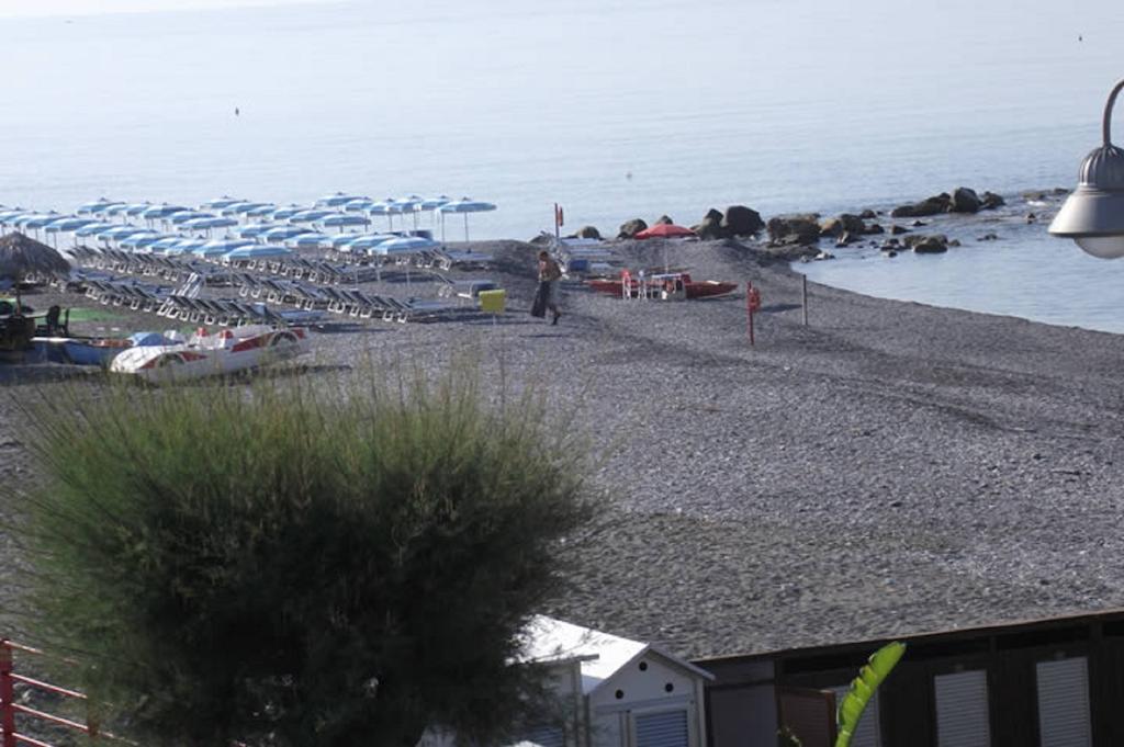 Hotel Piccolo Paradiso Bordighera Bagian luar foto
